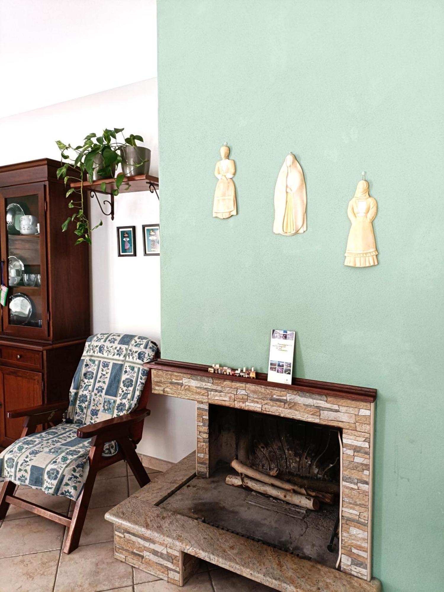 Giarranas House - Apartment With Coutyard Villacidro Екстер'єр фото